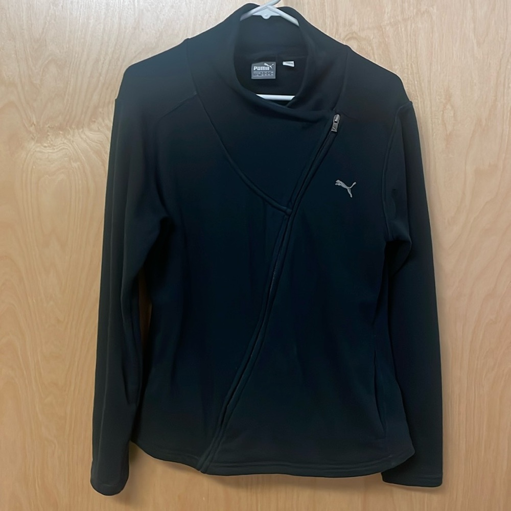 EUC PUMA long sleeved, black asymmetrical jacket. In perfect condition. Size L.